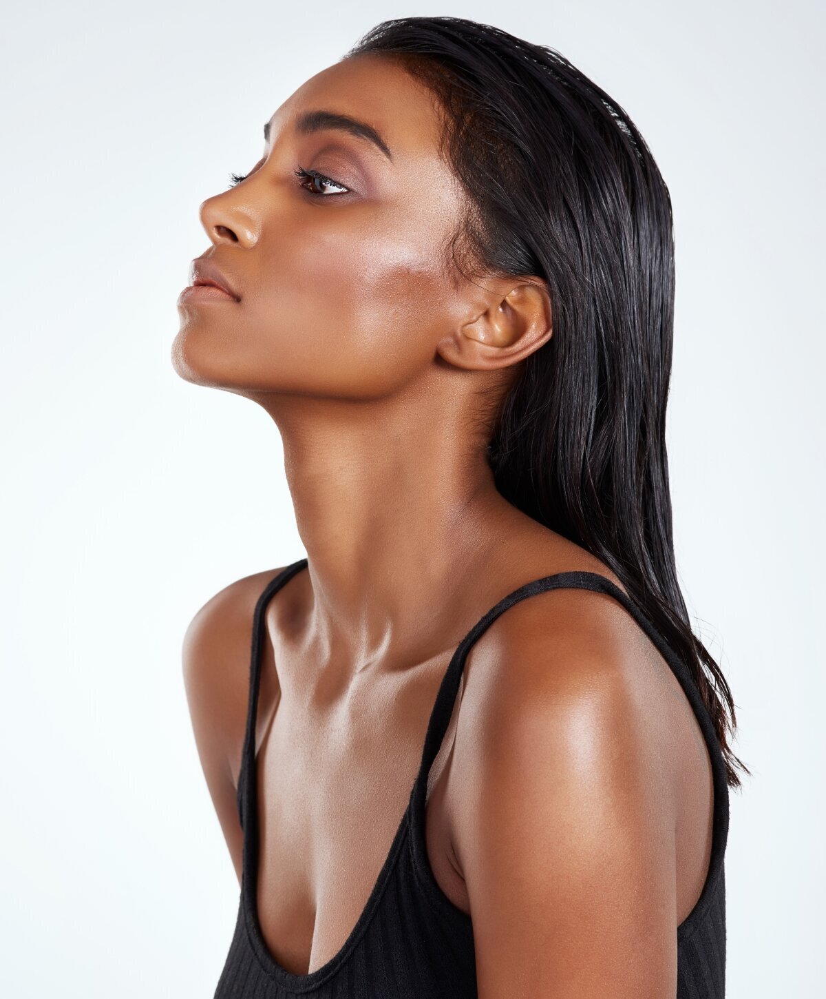 Londonderry radiesse model with black hair