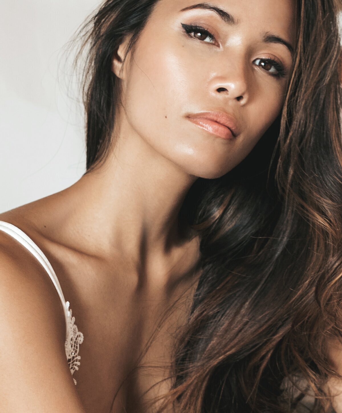 Londonderry laser resurfacing model with brown hair