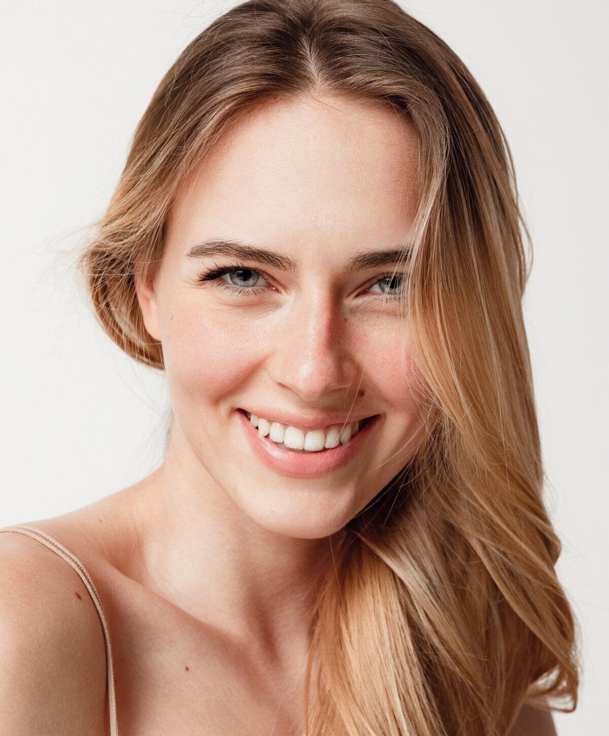 Londonderry skin tightening model with blonde hair